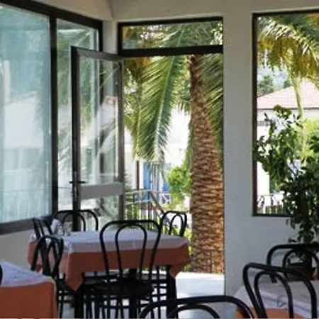Kavouris Hotel