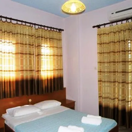 Hotel Kavouris 2*